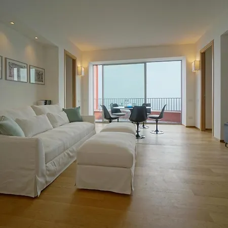 The Charming House شقة تاورمينا
