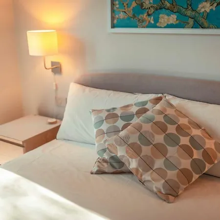 The Charming House شقة تاورمينا
