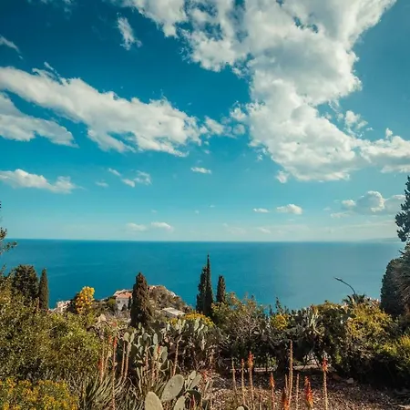 The Charming House * Taormina