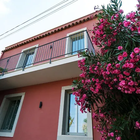 公寓 The Charming House 陶尔米纳